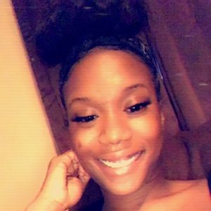 Meet your Posher, Alexia